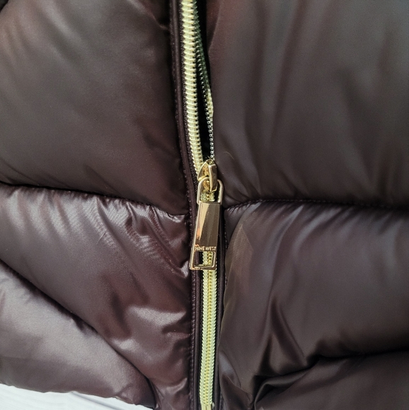 ⭐HOST PICK⭐NWT chocolate brown with gold hardware 2x puffer Jacket - Picture 5 of 16
